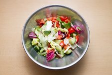 Fetasajtos lazac diós salátával - Chefbag ételcsomagok